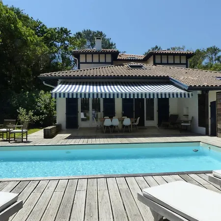 Des Acacias Avec Piscine Chauffee Pour 15 Personnes Entre Et Ocean Wifi Gratuit Villa