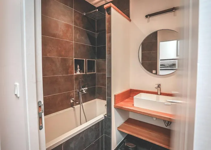 Des Acacias Avec Piscine Chauffee Pour 15 Personnes Entre Et Ocean Wifi Gratuit Villa
